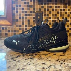 Puma Axelion Training Shoes - EUC! Size 8